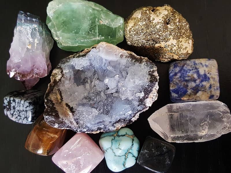 9 Powerful Healing Stones, and What They Can Do For You